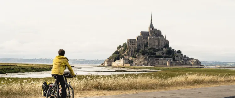 mont-saint-michel-veloscenie_un-monde-a-velo-1.jpg